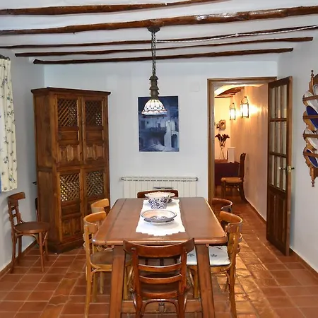 Casa Anil Ojos Negros